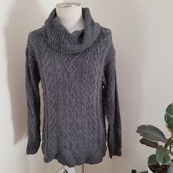 Thick Grey Cable Knit Sweater - Picture 1 of 2